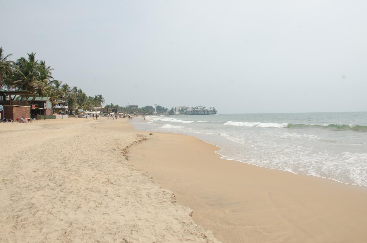 Colombo Lavinia Beach Hostel Дехивала-Маунт-Лавиния Экстерьер фото