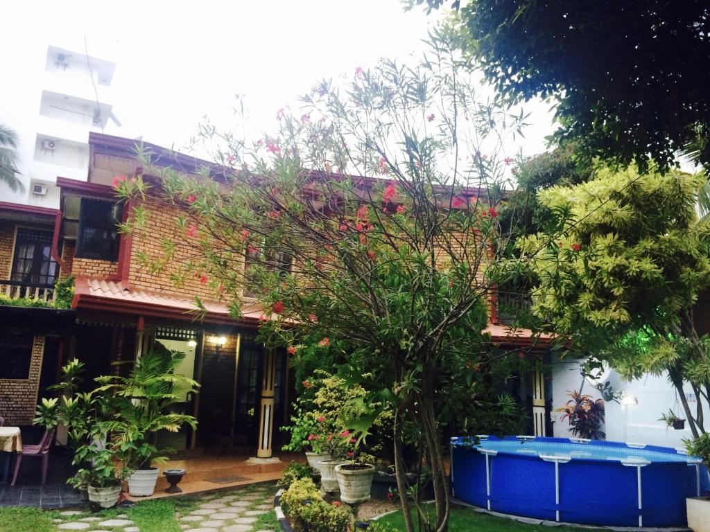 Colombo Lavinia Beach Hostel Дехивала-Маунт-Лавиния Экстерьер фото
