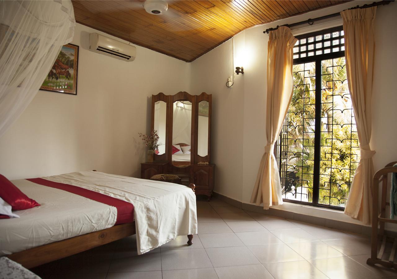 Colombo Lavinia Beach Hostel Дехивала-Маунт-Лавиния Экстерьер фото