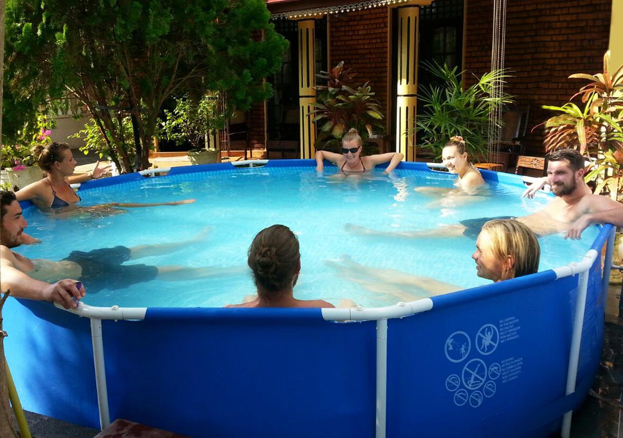 Colombo Lavinia Beach Hostel Дехивала-Маунт-Лавиния Экстерьер фото
