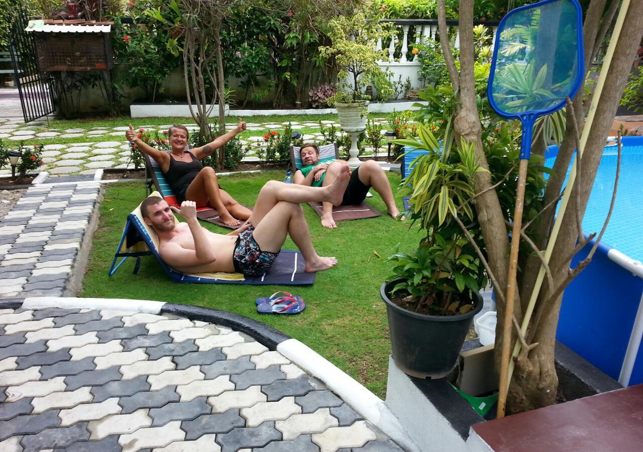 Colombo Lavinia Beach Hostel Дехивала-Маунт-Лавиния Экстерьер фото